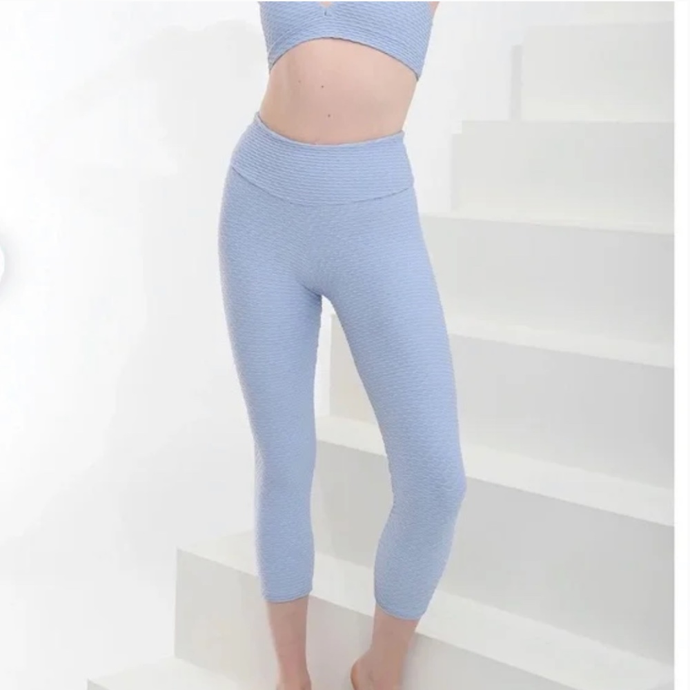 Booty by Brabants Something blue curvy leggings and sports bra